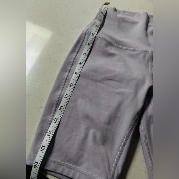 Lululemon Atlética high-rise biker shorts in light lilac Size 2 - Picture 7 of 8